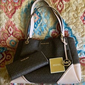 Michael Kors satchel/matching wallet